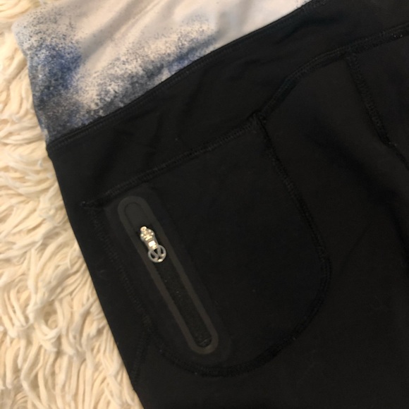 Lululemon Runnin' With My Homies Crop - Picture 6 of 8